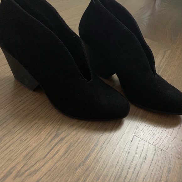 Eileen Fisher brand new booties......black size 6 - Picture 3 of 3